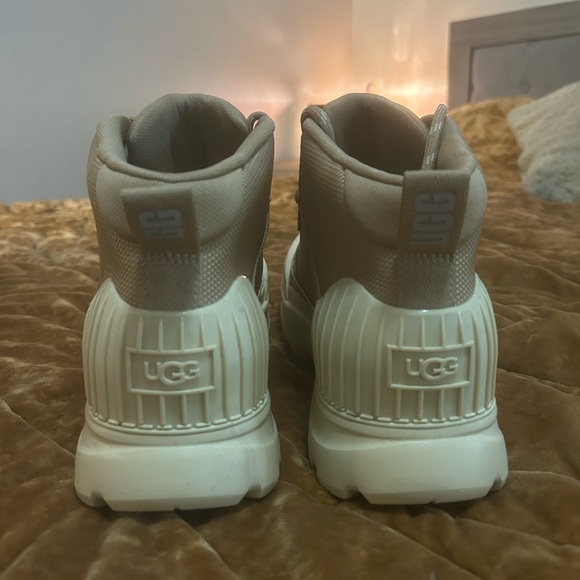 UGG platform shoes - Picture 2 of 3